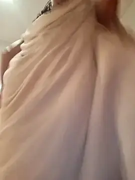 Stripchat Live Sex Cam of Lauraxxsteen