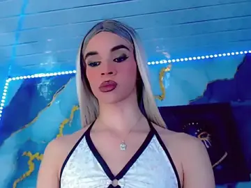 Stripchat Live Porn of Karla_hot777