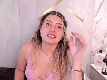 Stripchat Free Porn Cam of ChloeBelle_