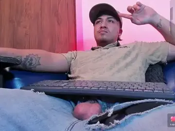 Stripchat Nude Webcam of juanmechanic_
