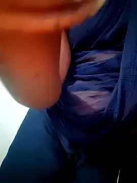 Stripchat Free Live Porn of Tamil_Hot_HoneyBee