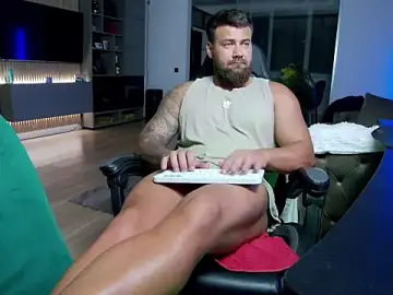 Stripchat Live Sex of UbbeViking