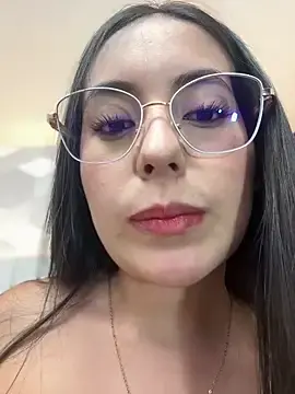 Stripchat Free Porn Cam of Julietasantos__