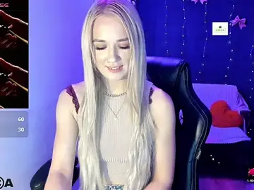 Stripchat Live Sex Cam of CrystalGirl99