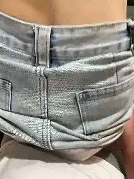 Stripchat Live Sex Cam of MissY_8