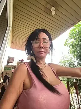 Stripchat Free Porn Cam of sweetieme