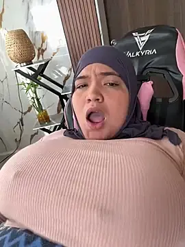 Stripchat Free Live Porn of sweetmuslim01