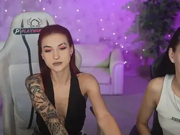 Stripchat Nude Webcam of Magnetic_Mia_