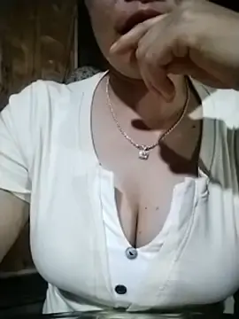 Stripchat Live Sex Cam of Lya_hott