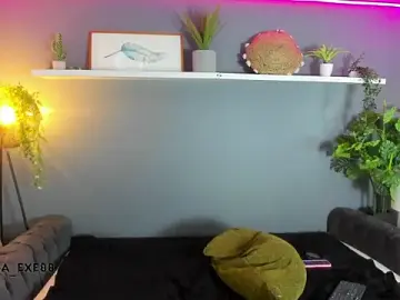 Stripchat Free Live Porn of Kira_Exe_