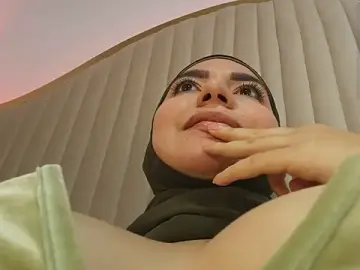 Stripchat Free Porn Cam of dalilasaadi_