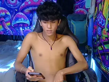 Stripchat Adult Webcam of hugekenbigcock