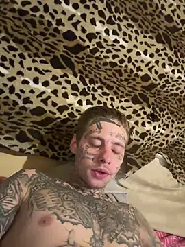 Stripchat Sex Cam of tattedupguy