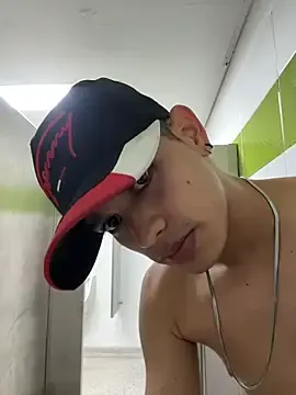 Stripchat Free Live Porn of HarryGaze