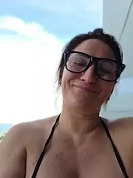Stripchat Sex Cam of ZhenjaPoledance