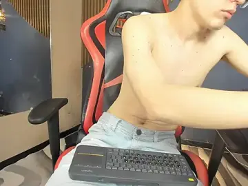 Stripchat Best live sex cam show of AngeloBocellii