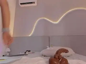 Stripchat Live Sex Cam of riri_candy