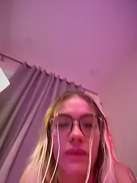 Stripchat Live Sex Cam of -Sexy_Barbie-