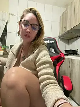 Stripchat Live Sex of RAIRAsexy