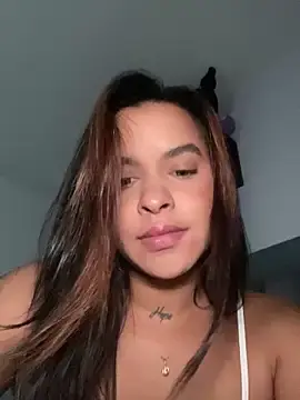 Stripchat Live Sex Cam of sarah_salis_