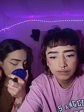 Stripchat Adult Video Chat of AlexxaAndRileyy