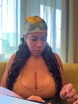 Stripchat Sex Cam of Bigbuttbrooklynn