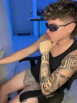 Stripchat Free Porn Cam of Donald_king