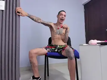 Stripchat Sex Cam of logan-wollf