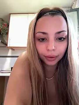 Stripchat Free Porn Cam of Noeliagglow