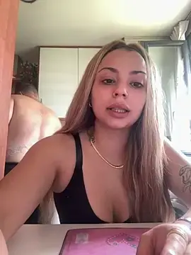 Stripchat Sex Cam of Noeliagglow