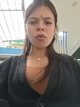 Stripchat Free Live Porn of _Isabella-7
