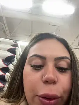 Stripchat Live Sex Cam of lariic