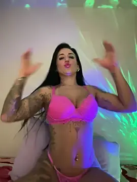 Stripchat Sex Cam of TigrezaSC