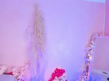Stripchat Free Porn Cam of Emily_Roussee