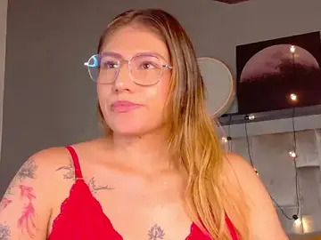 Stripchat Live Sex Cam of LiaaMoretti__