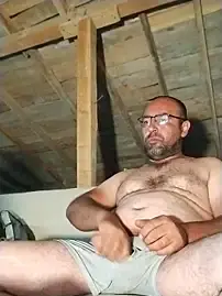 Stripchat Sex Chat of masculine_bear_daddy
