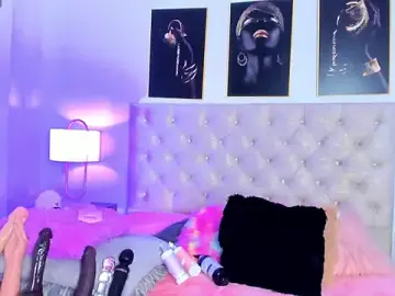 Stripchat Live Sex Cam of naomy_68
