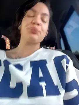Stripchat Sex Cam of MeekyRich