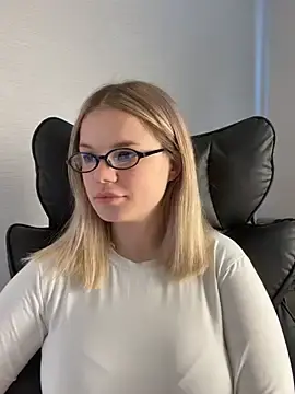 Stripchat Free Live Porn of KimEvanss