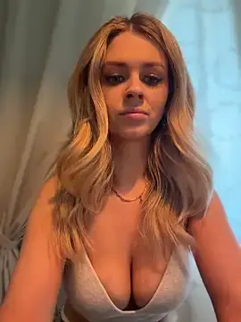 Stripchat Best Webcam of Love_Bri