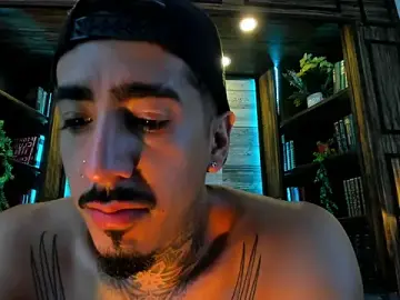 Stripchat Adult Webcams of Donovan_Desmond
