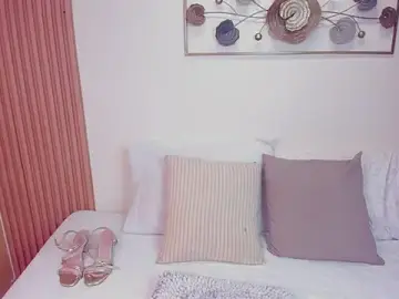 Stripchat Free Porn Cam of _hanna_sky