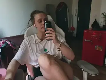 Stripchat Free Porn Cam of Celeste_Off