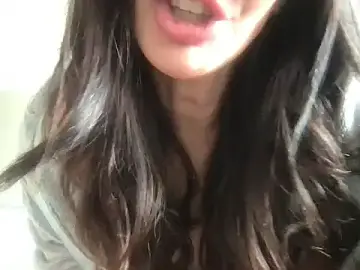 Stripchat Watch Live Sex Cams of Paolaoliver