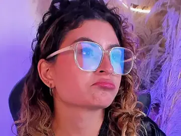 Stripchat Private Sex Chat of emilymjs_