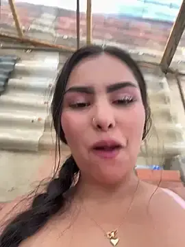 Stripchat Nude Webcam of Maddy_Rouse_