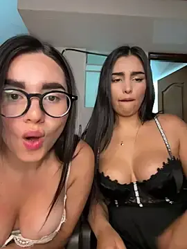 Stripchat Live Sex Cam of Maddy_Rouse_