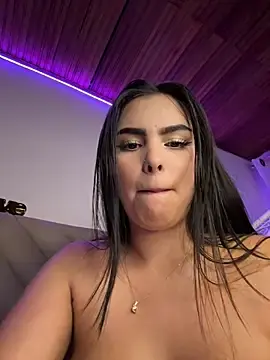 Stripchat Nude Webcam of Maddy_Rouse_