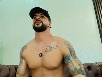 Stripchat Free Porn Cam of Petesevans