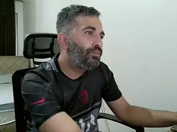 Stripchat Sex Cam of tgltplsr